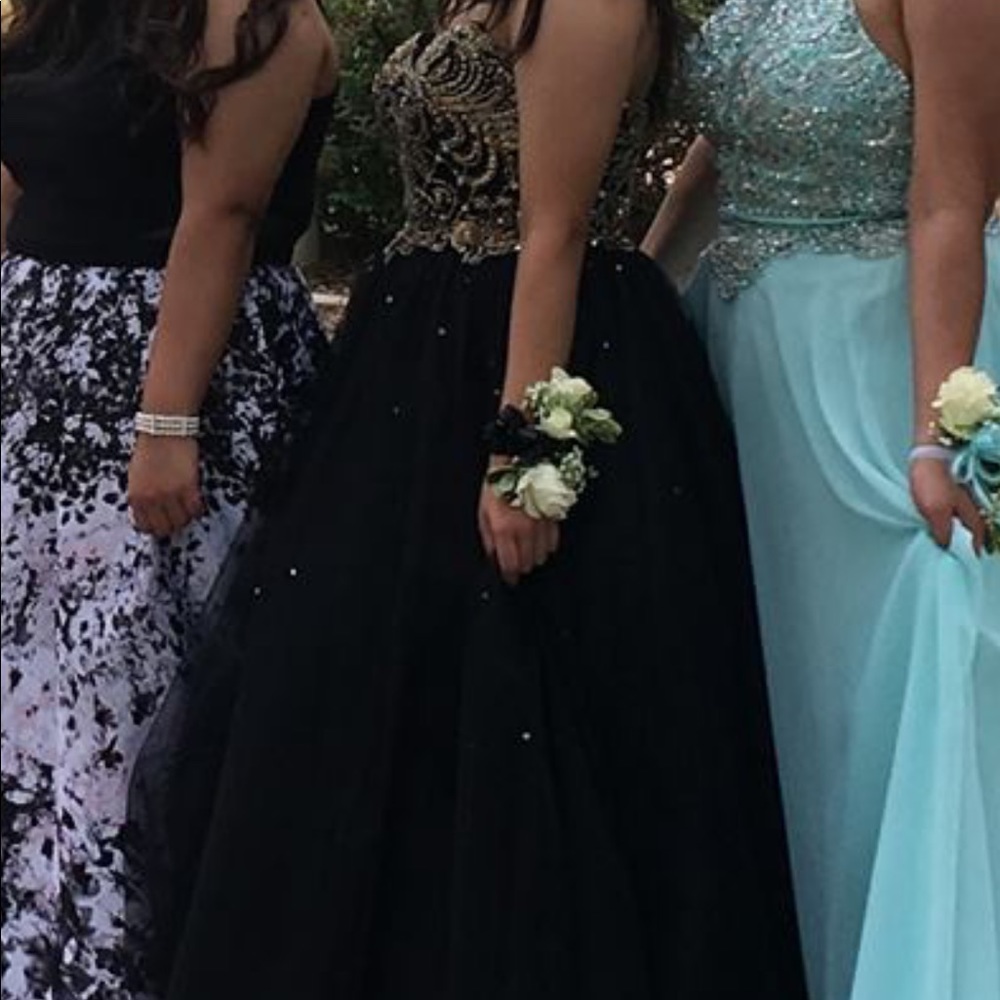 Prom dress - Picture 3 of 7
